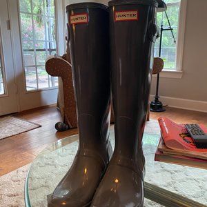 New Hunter Rain Boots, women size 9